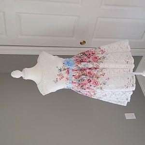 Girls Floral & Lace Dress